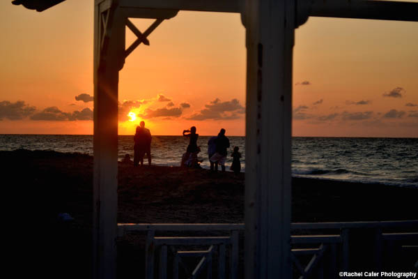 sunsets-in-cuba-silhouette of people-rachel-cater-photography